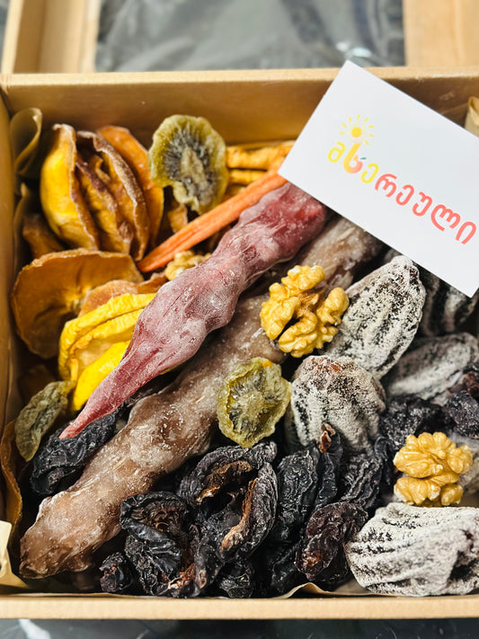 Assortiment de fruits séchés et churchkhelas( ჩირის ნაკრები)1kg